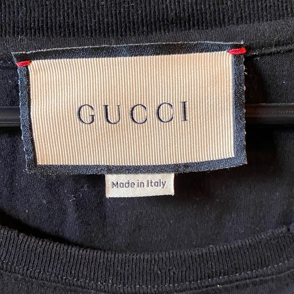 Gucci Black Tee with Iconic Logo - Picture 7 of 7